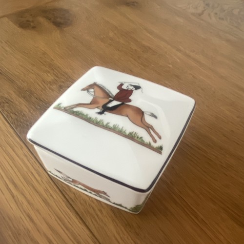 Wedgwood hunting scenes bone - hunting,
