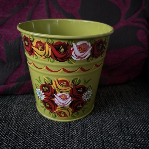 Hand painted green - hand,