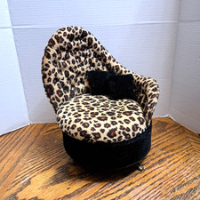 Leopard Print Chair Shape