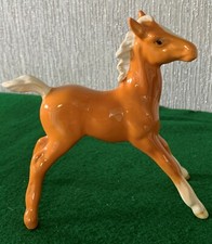 BESWICK HORSE FOAL LARGE STRETCHED PALOMINO GLOSS FINISH MODEL No. 836 PERFECT