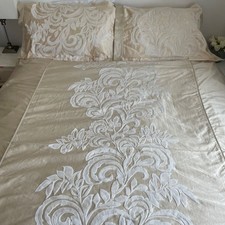 Vintage Dorma Gold/Champagne Jacquard Double Duvet & 2 pillowcases Set