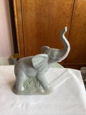 Miquel Requena Porcelain