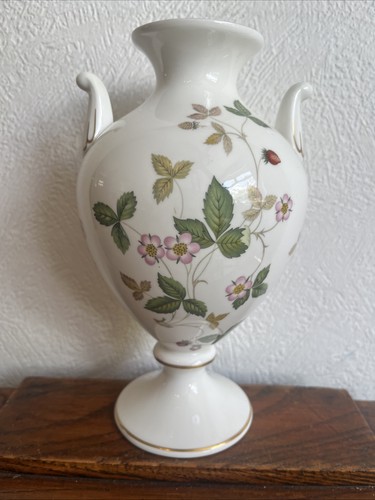 Wedgwood wild strawberry two - wild,