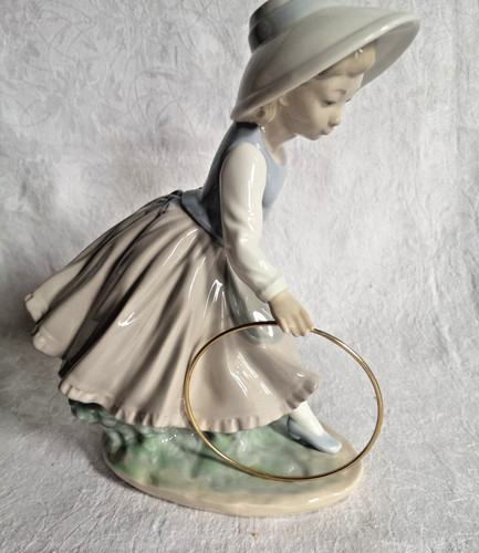 Nao lladro girl with hoop - nao,