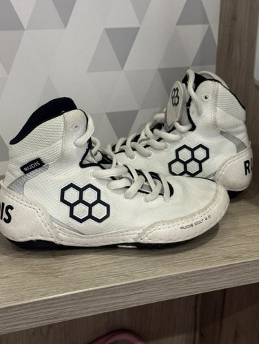 Rudis colt wrestling - colt,