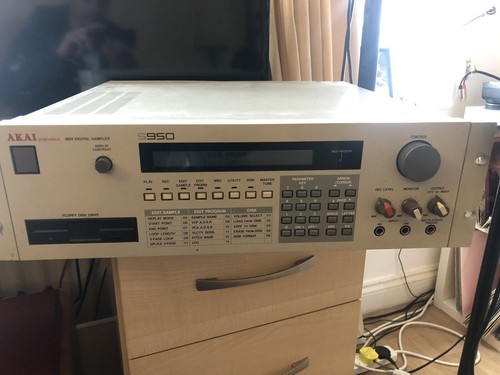 Akai s950 - s950,