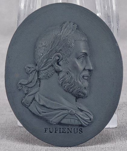 Wedgwood pupienus black - pupienus,