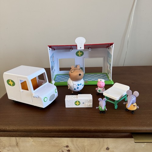 Peppa pig medical centre - pig,