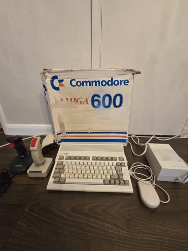 Commodore amiga a600 - amiga,