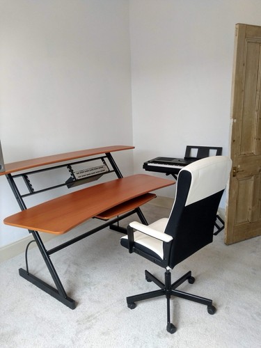 Gear4music large tier studio - large,