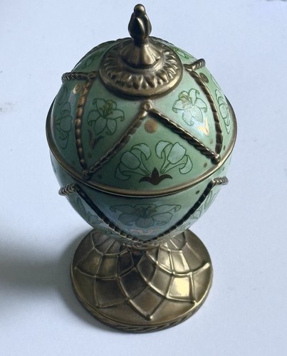House fabergé madonna lily - house, of