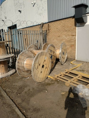 Wooden cable drum - /, reel