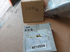 NEW NOS FORKLIFT PARTS HYSTER 4010554 BRUSH SET (4)