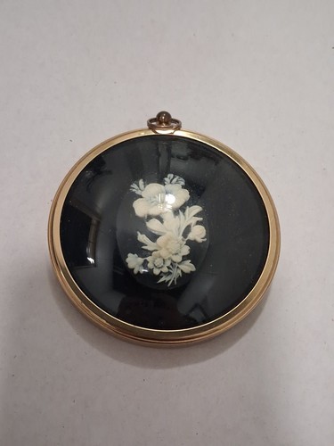 Vintage flowers cameo - "flowers, in