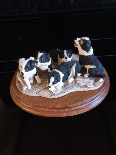 Border fine arts figurine - ,