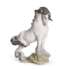 LLADRO HORSE I GLOSS FINISH FIGURINE 8108 IN BOX