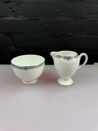 Wedgwood amherst globe milk - globe, /