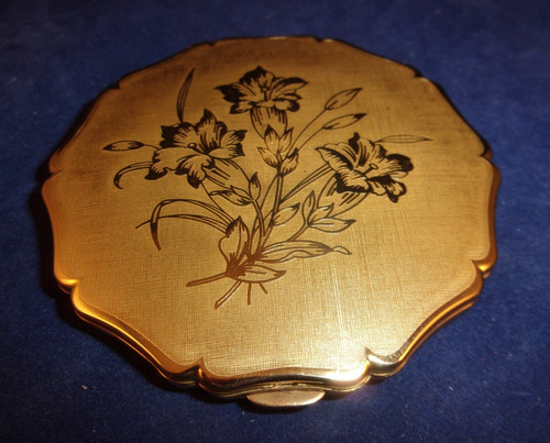 Vintage stratton gold metal - vintage,