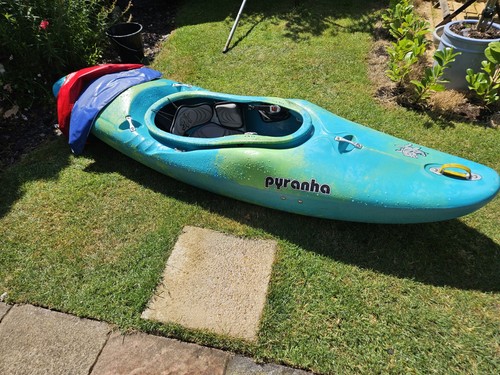 Kayak pyranha 243 - pyranha, m3