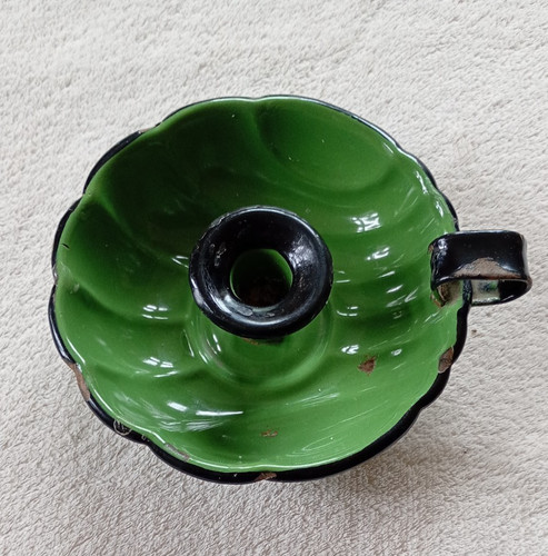 Vintage green enamel - , scalloped