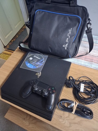 Sony playstation pro ps4 - 4,