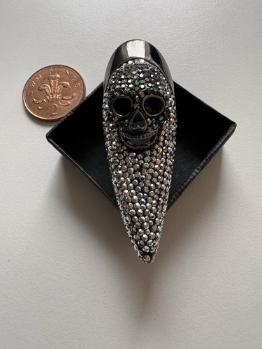 Butler wilson crystal - &,