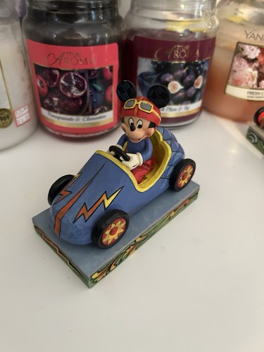 Mickey takes the lead - mickey,