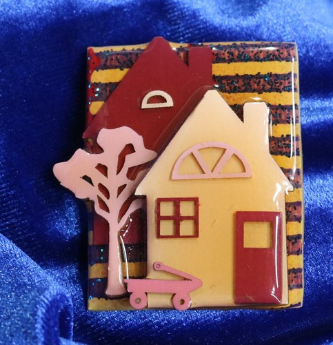 House pins lucinda radio - by,