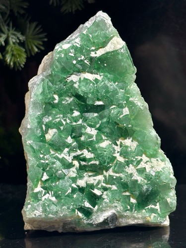 Large 1lb emerald - 1lb,