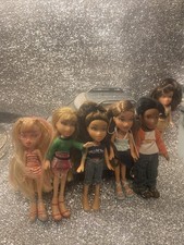 Bratz Small Dolls And Car
