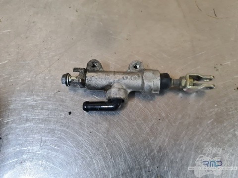 Rear brake master cylinder