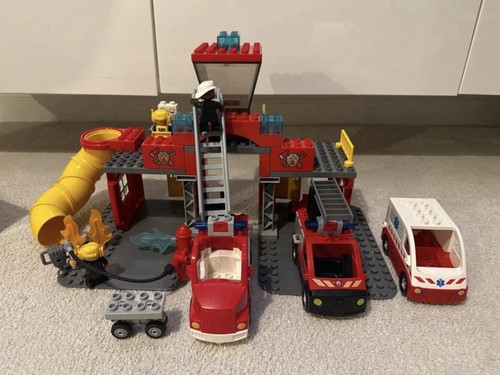 Lego duplo fire station - station,