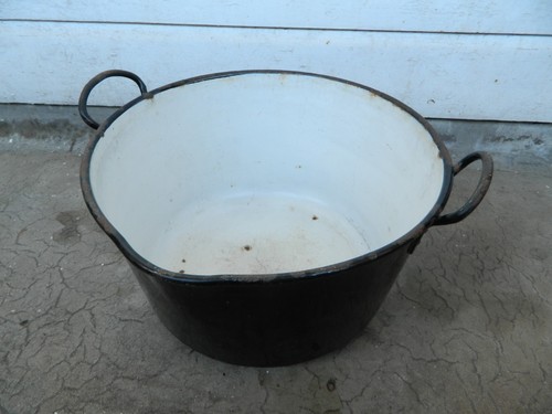 Vintage enamel cooking pot - enamel,