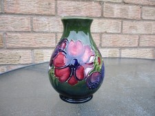 MOORCROFT  ANEMONE ON GREEN