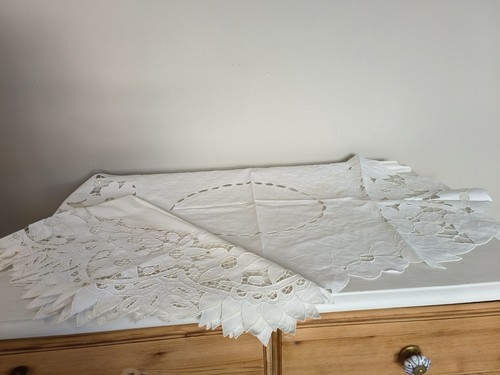 Lrg vtg white - 2, cut