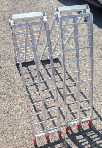 Pair aluminium folding - of,