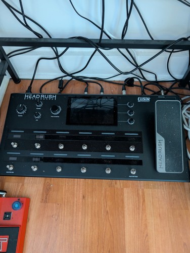 Headrush pedalboard amp - pedalboard,