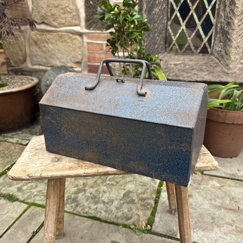 Small vintage blue metal - small,