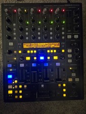 Behringer DDM4000 DJ Mixer