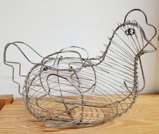 Farmhouse Metal Chicken Egg