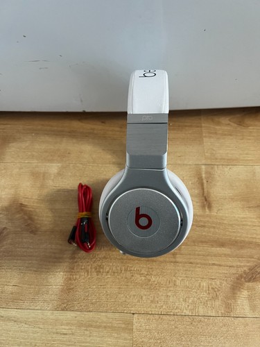 Beats dre - by,