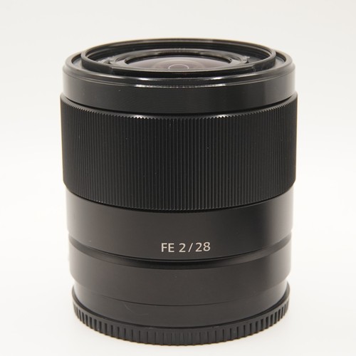 Sony 28mm lens - 28mm,