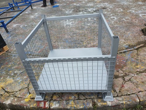 Steel cage metal post - metal,