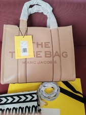 MARC JACOBS The Leather Medium