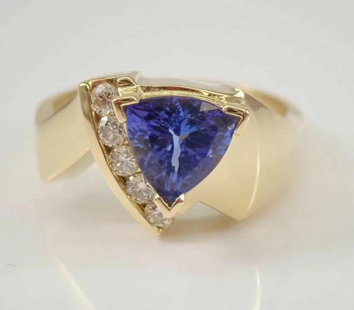 10ct trillion cut tanzanite - trillion,