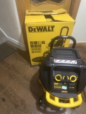 Dewalt DWV905H 38L H-Class Wet & Dry Dust Extractor  Resistan (no hose and tool