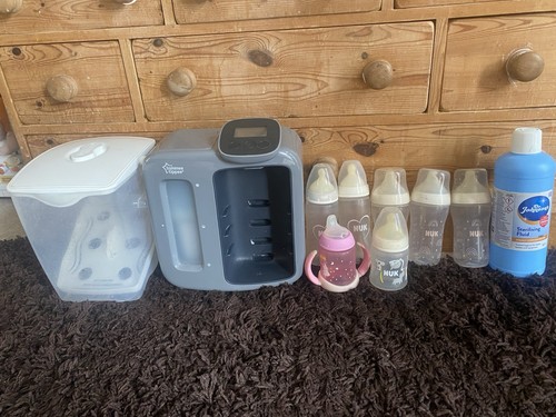 Bottle feeding baby - bottle, bundle