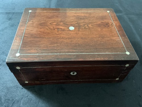 Vintage wooden sewing box - wooden,