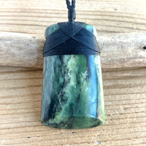 New zealand pounamu greenstone - pounamu,
