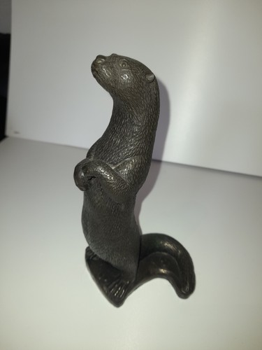 Northern otter figurine art - northern,